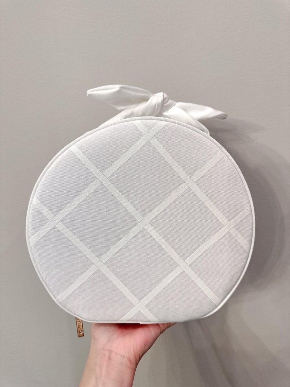 Estee Lauder Circular Travel Cosmetic Makeup Bag - New